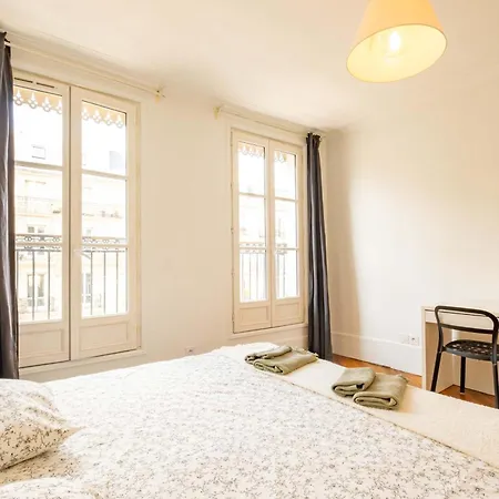6 Guests Flat - Montparnasse Parigi
