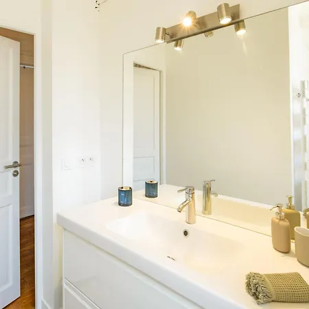 6 Guests Flat - Montparnasse * Parigi